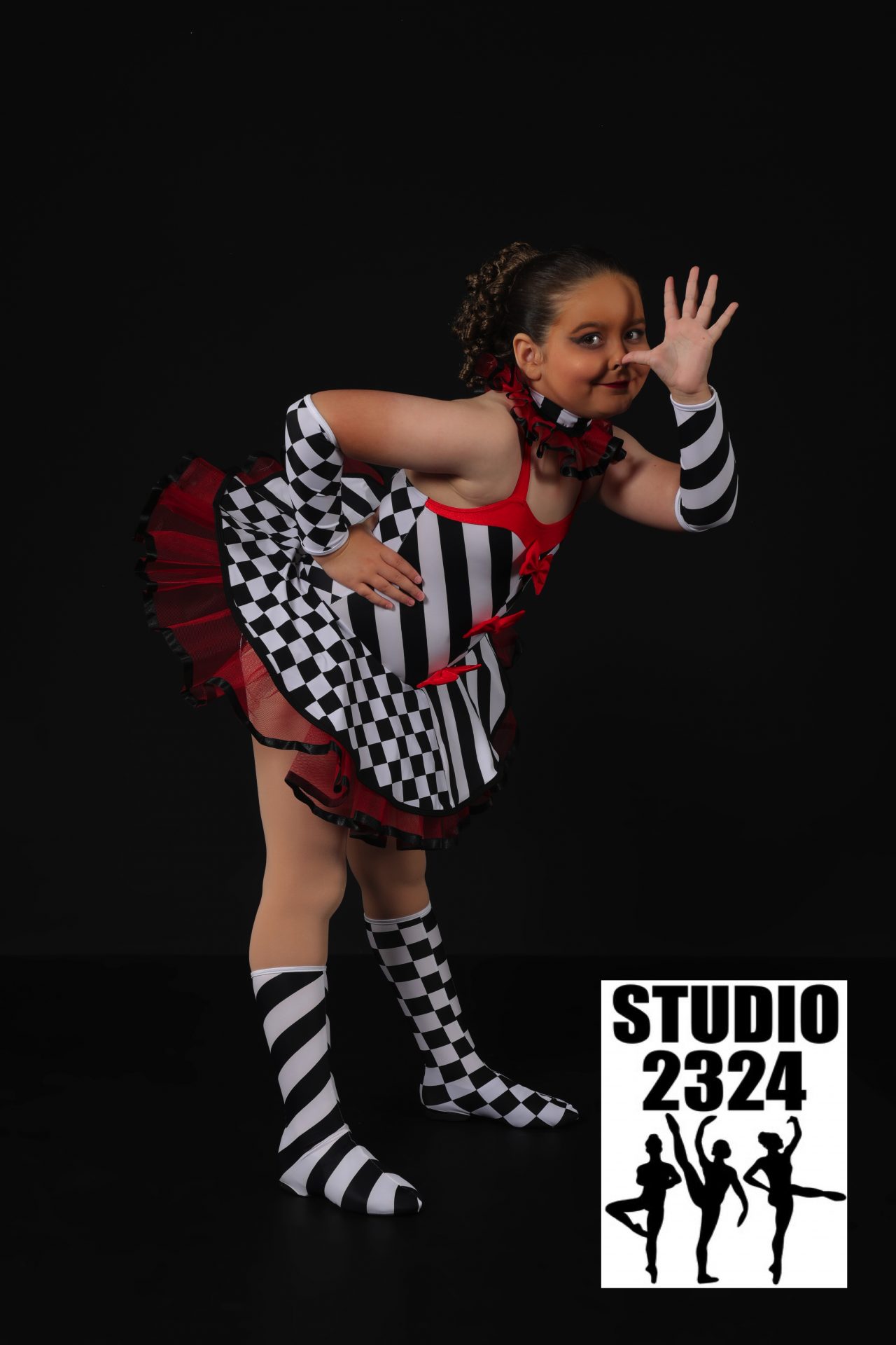 STUDIO 2324-1944wm STUDIO 2324-1944wm