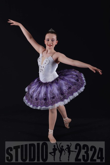 STUDIO-2324-2154wm STUDIO-2324-2154wm
